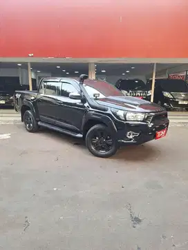 Toyota Hilux 2.4 V DC 4x4 AT 2019 Hitam