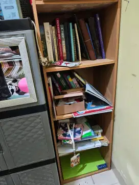 Lemari Rak Buku Kayu