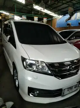 Dp 25 jt Nissan HWS Serena 2.0  At TSS 2013 Mulus Top