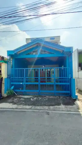 DI KONTRAKKAN 1 UNIT RUMAH YANG STRATEGIS