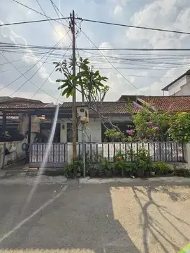 Rumah Lama Strategis di Sukaluyu Dekat Pusdai Gedung Sate