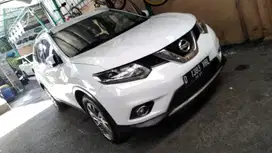 Dp 12 jt Nissan XTrail 2.5 XT 2017 Matic Putih mulus