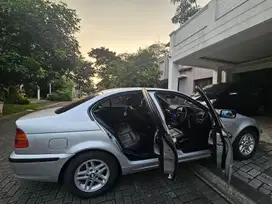 BMW 318i 2002 Bensin