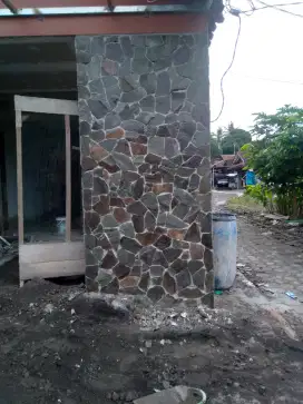 Tukang bangunan panggilan