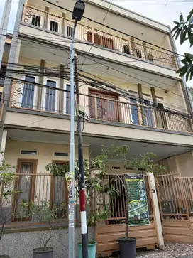 RUMAH KOST FULL PENGHUNI JALAN BENDUNGAN SIGURA GURA MALANG