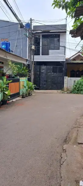 Kost-Kostan Triple R Joglo Kembangan