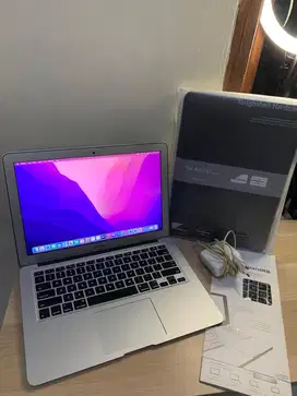 Macbook Air 2017 Core i5 ssd 128gb Mulus Bonus JUAL CEPAT Nego