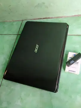 Laptop Acer Aspire E1-431