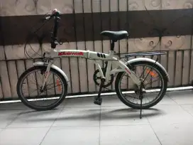 Sepeda Lipat putih