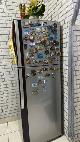 Kulkas sharp dua pintu