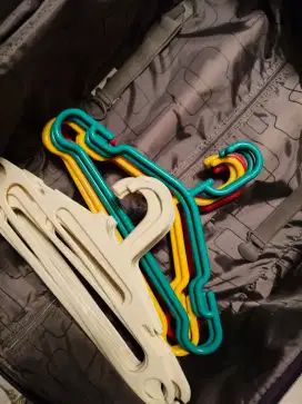 gantungan baju . hanger . buat laundry