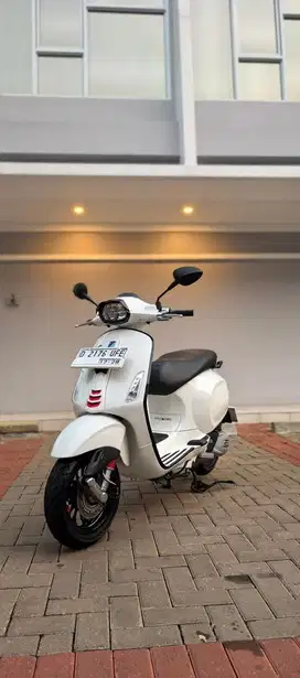 Vespa Sprint S i-get ABS 2023 White edition ( jarang pakai)