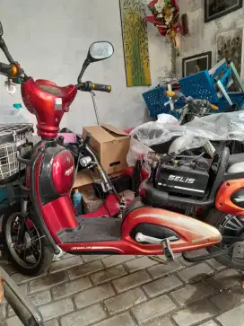 Sepeda listrik selis second