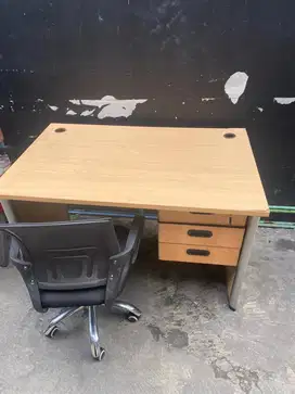 Meja kantor / meeting table