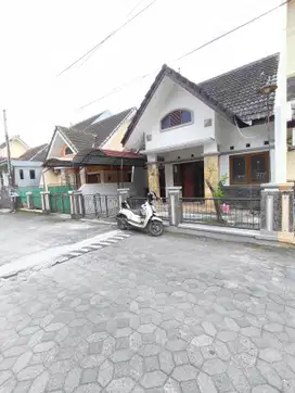 Dijual Rumah Seturan, Sertipikat SHM, Siap Ajb