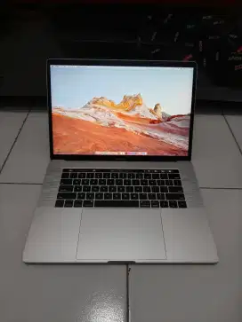 MACBOOK PRO 15 INCH 2018 i7 16/512