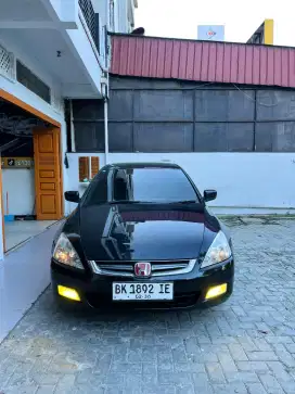 Honda Accord v-tech 2004 M/T