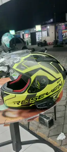 Helm KYT RC SEVEN