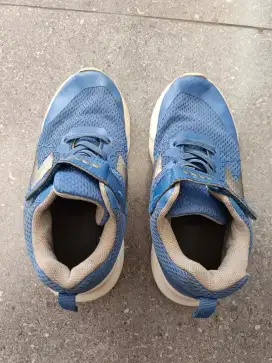 Sepatu diodora anak biru