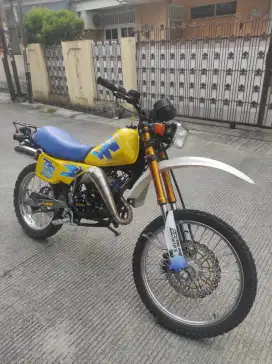 Motor Suzuki TS 125