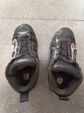 Sepatu anak basket