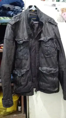 Jaket kulit merk Zara