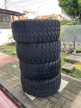 Ban Achilles Desert Hawk 33x12.5 R20