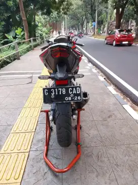 DIJUAL CEPAT CASH NEW HONDA CBR 150R THN 2021 PAJAK IDUP SIAP PAKAI
