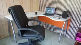 Satu Set Meja Kerja