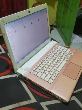 Laptop sony vaio 14 in core i3 memory 4 gb hardis 320 gb,ga ada batre