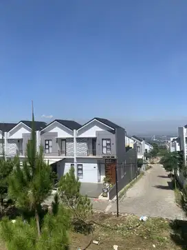 Cari rumah adem nuasa villa dibandung dekat akses tol & stasiun kcic