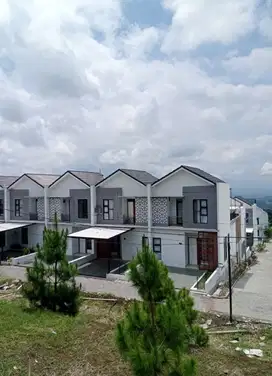 Rumah 2LT di Padalarang Serasa Dago Nuansa Villa Hawa Sejuk Berkabut