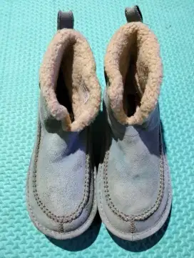 Sepatu Cross kulit