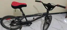 Sepeda bmx united epica 07 ban 20 inch frame alloy