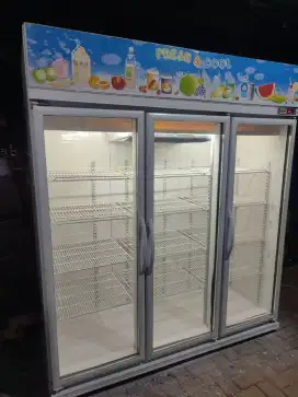 GEA 3 pintu 1050 liter. Harga 7,5jt