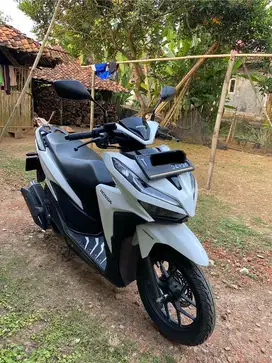 Jual Vario 125 CBS ISS 2021 Warna Putih