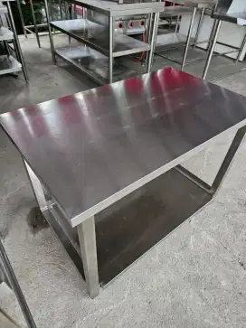 Meja kompor 2 susun
Ukuran 100 x 60 x 70
Bawah ada roda
Kondisi bagus