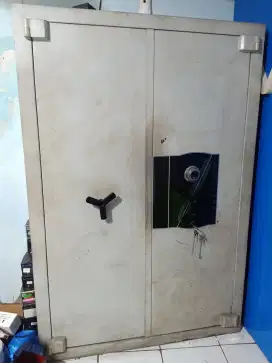 Brangkas besi buat hp dan lainya