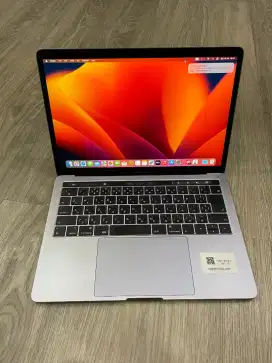 MacBook Pro 2019 16/1TB i7 (key Japan)