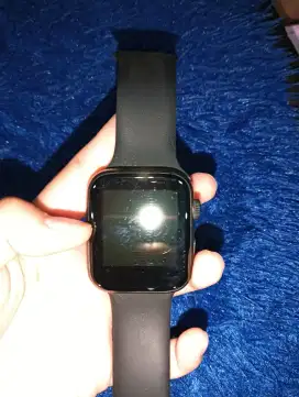 Smart watch/jam tangan pintar,sudah komplit ya ada aplikasi Wa dll.