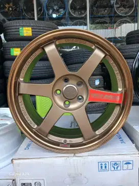 Rays te37 ring 17 lebar 8 pcd 5x100 ET 40 New veloz xenia