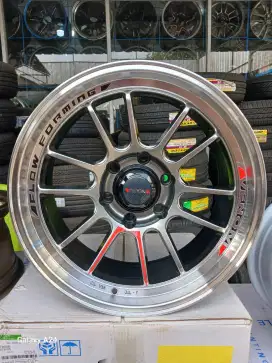 Venom spider ring 18 lebar 9 pcd 6x139,7 ET 0 hyperblack. Fortuner dll