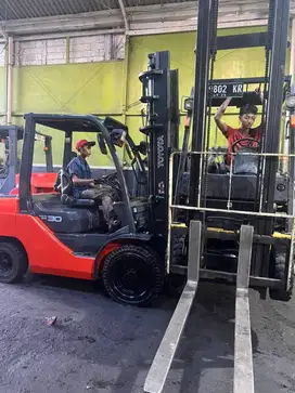 Forklift Toyota 3 Ton,Tiang 4 Meter,Matic,1DZ-II,8FD30,Tahun 2019