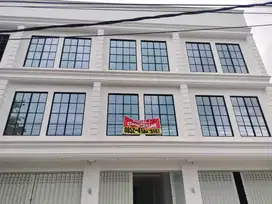 Disewakan  Ruko Baru 3 Lantai Tengah Kota Palu