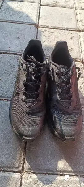 Jual segera Salomon size 43