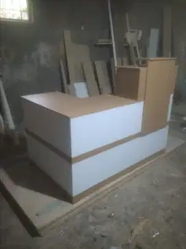 Meja kasir leter L 01