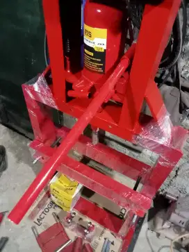 Alat pres motor multifungsi