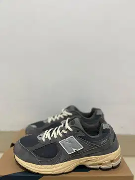 Sepatu NEW BALANCE 2002r (NB)