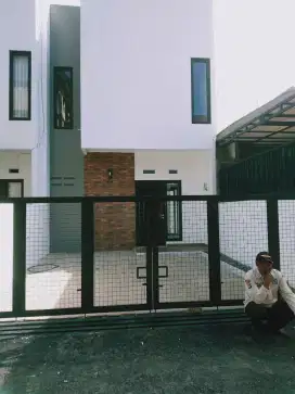 Rumah cantik murah strategis di Cisaranten Antapani dekat Arcamanik
