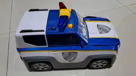 Mainan mobil polisi
